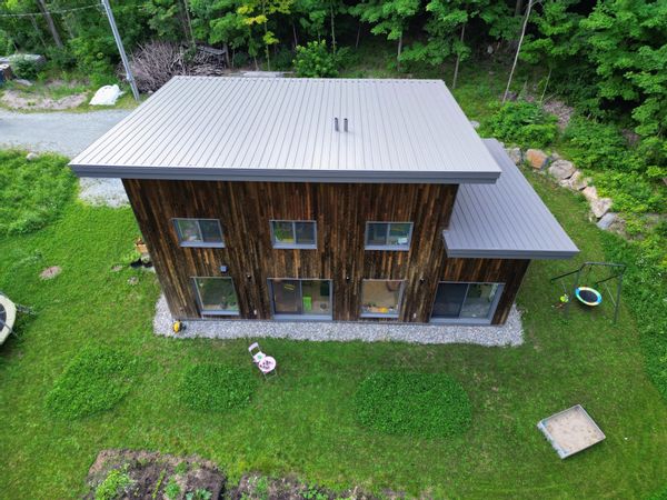 Maison écologique au cœur du village de Waterloo, Estrie