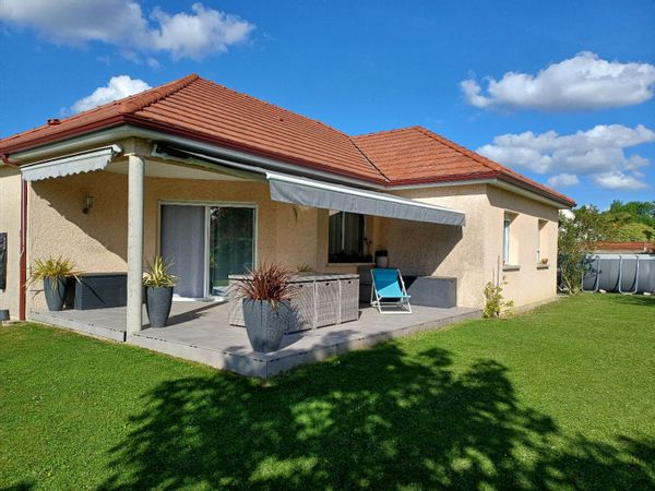 Maison à la campagne entre mer et montagne
