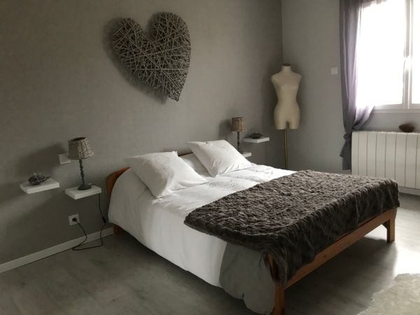 une chambre seule avec salle de bain privative