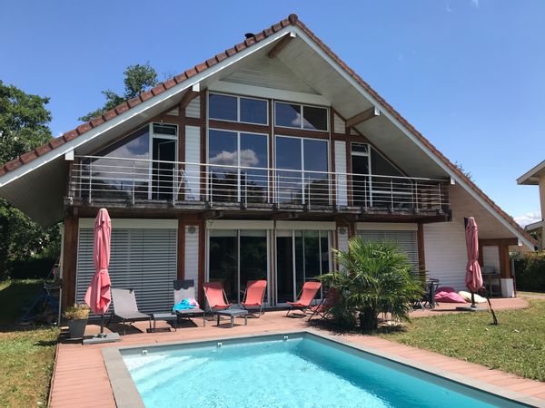 Proximité Genève. 2 semaines d’affilée fin juillet début août, contre Guestpoints uniquement.