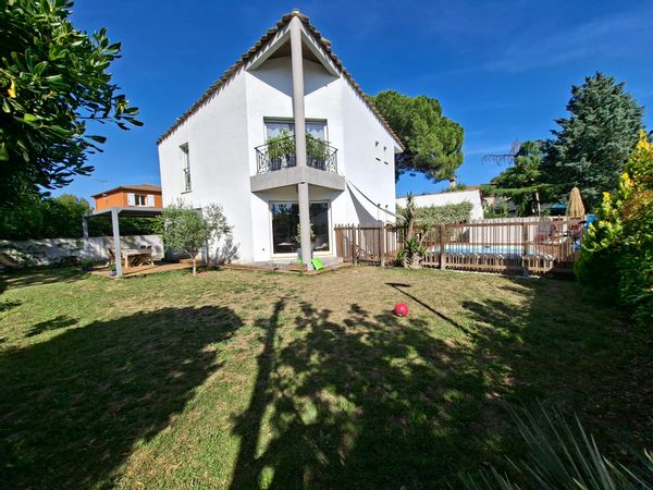 Maison familiale entre mer et garrigue, au calme