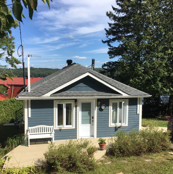 La maison au lac Connelly de Brigitte et Marc
