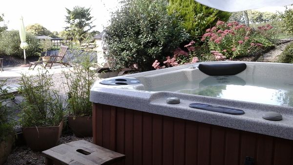 maison avec jacuzzi et piscine hors sol à Sulniac, France