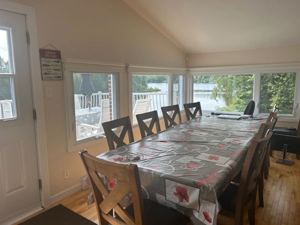 Chalet à Kateri (bord de lac et près de pistes de ski)