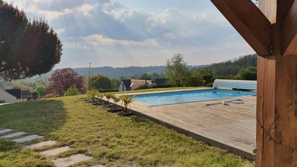 La maison de Manon avec vue sur les collines et piscine - à proximité du circuit des 24h