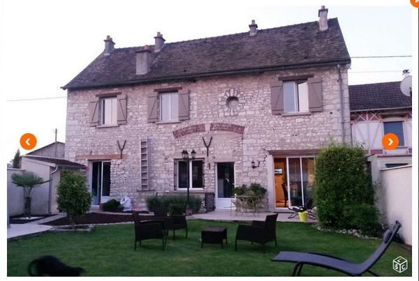 Maison en pierre petit village proche Giverny