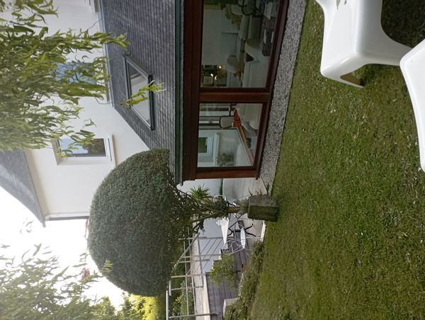 Maison de caractère entourée de charmants jardins