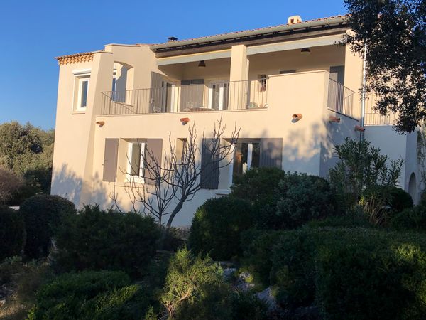 Maison dans la garrigue