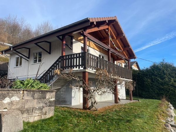 Chalet familial pour 12 personnes, proche du village, orienté sud avec vue unique sur la vallée