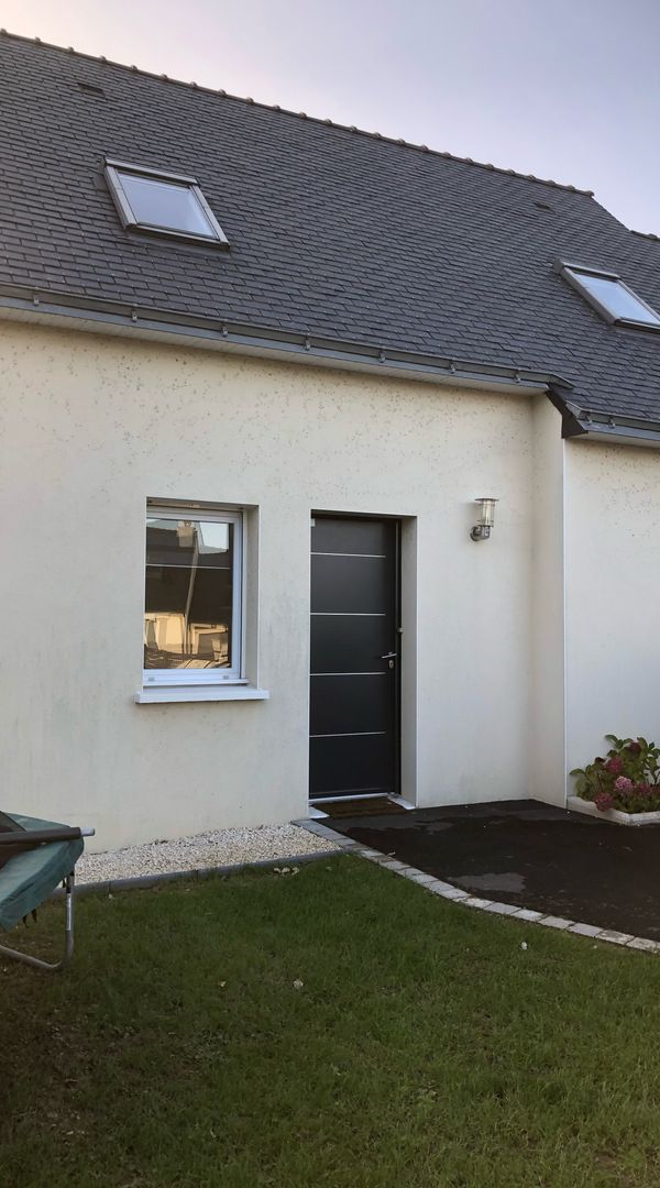 Maison entre Vannes et plages. La maison se situe dans une petite ville avec toutes commerces.