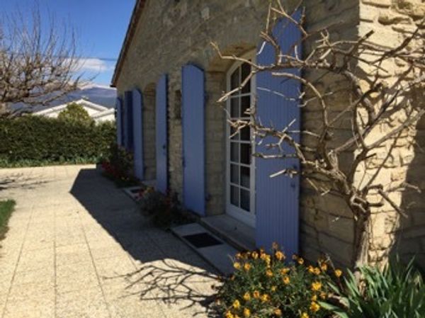 Villa près du Mont Ventoux avec piscine