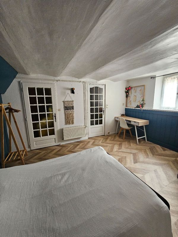 chambre avec salle de bain privative