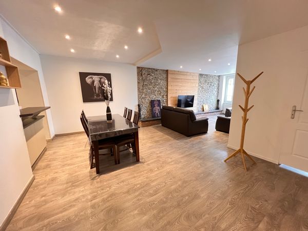 Grand appartement de120M2 avec 4 chambres ,un grand salon & salle à manger,entre Lyon et montagne