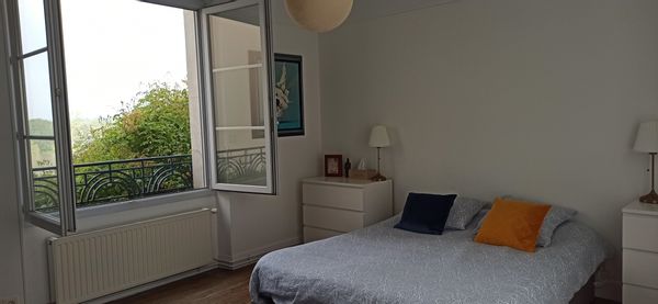 2 chambres doubles communicantes avec salle d'eau privée chez nous en bord de Loire