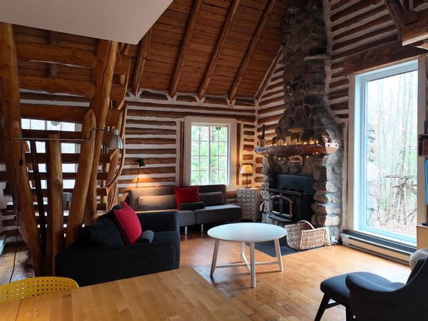 Le petit chalet en bois rond