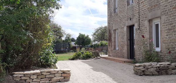 Maison de caractére avec grand jardin