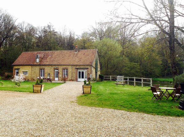 "LA  MAISON DE LA MARE" Chez Isabelle près de L'Aigle dans l'Orne...