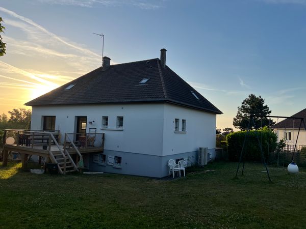Maison proche de la mer en Normandie. À 2 minutes de la plage. Vue mer. Avec jardin.