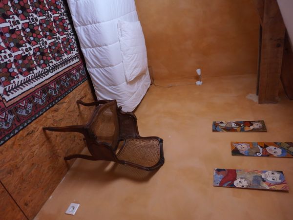 Les chambres privées de Madeleine: 2 chambres mansardées, commodités partagées avec l'hôte.