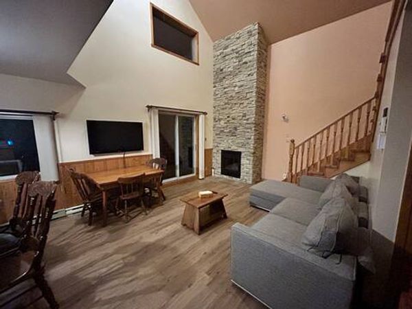 Chalet bord de lac – Plage, spa, foyer & billard