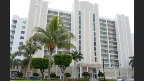 La maison de Louise à Miami Pas d’échanges Guest points pour 2025, merci. Min.2 semaines