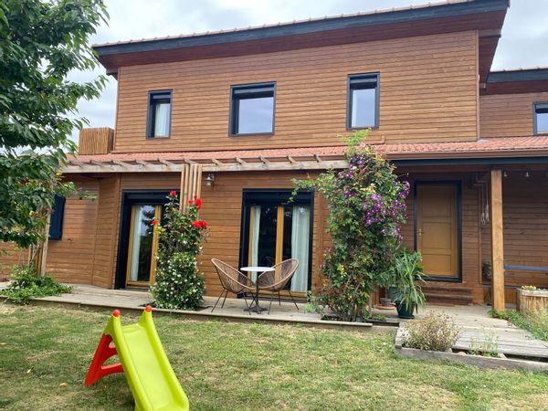 Maison cosy en bois dans le Gers, lac à pied et proche de Toulouse