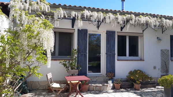 Maison accueillante pour un échange plein de découvertes en Provence