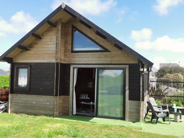 La Cabane en bord de mer avec piscine intérieure chauffée