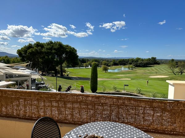 Appartement cosy à Saumane-de-Vaucluse dans le golf