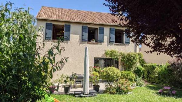 Maison avec beau jardin entre Paris et Disneyland