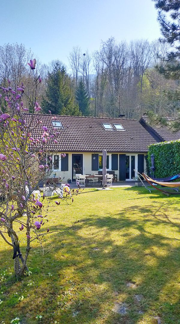 Maison au calme en Haute-Savoie, entre lacs et montagnes.