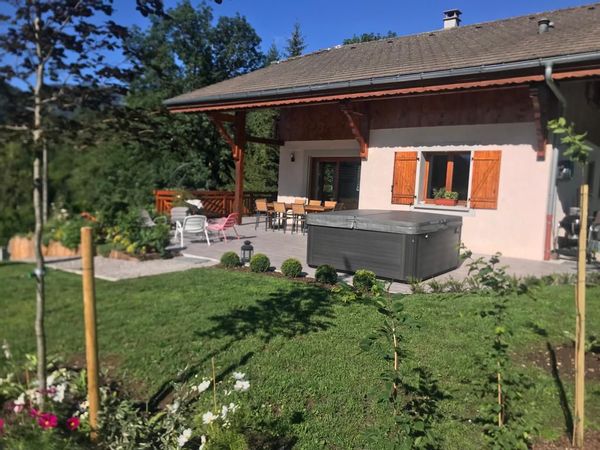 Confort et Détente en Haute-Savoie: Chalet Moderne avec SPA,Près de Samoëns, les Gets et Praz-de-Lys