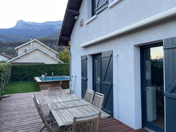 Au pied des Alpes : la maison de Sandrine et Nicolas