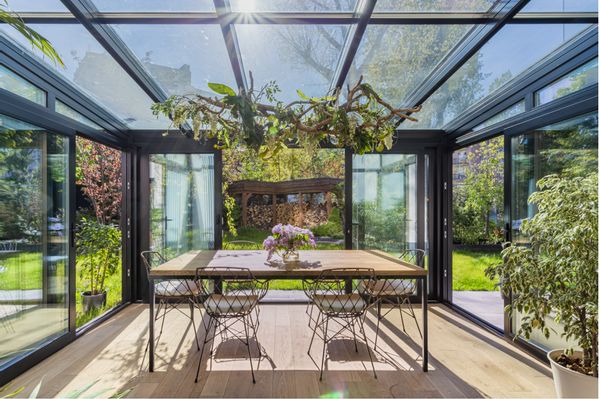 Unique sunny apartment with big garden