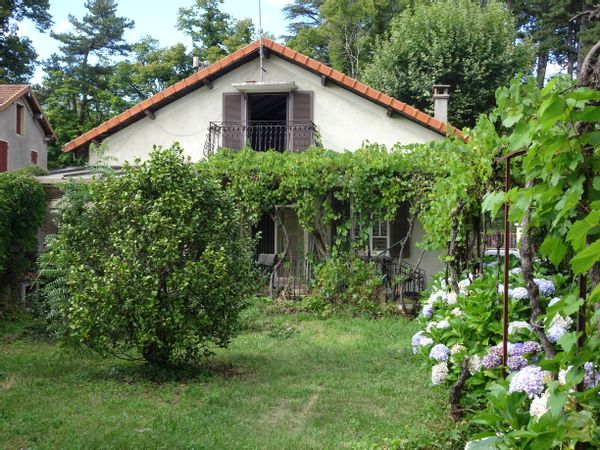 Dans le parc Naturel des monts d'Ardèche L'oulette Maison sans vis à vis