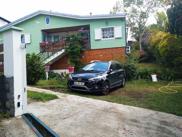Découvrez L'ILE DE LA REUNION et la maison de Ghislaine et Christian