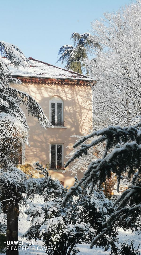 Maison de vigne à Collonges, berceau de P. BOCUSE, aux pieds des monts d'or et aux portes de Lyon.