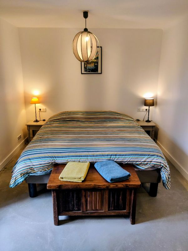 Spacieuse double chambre avec entrée indépendante