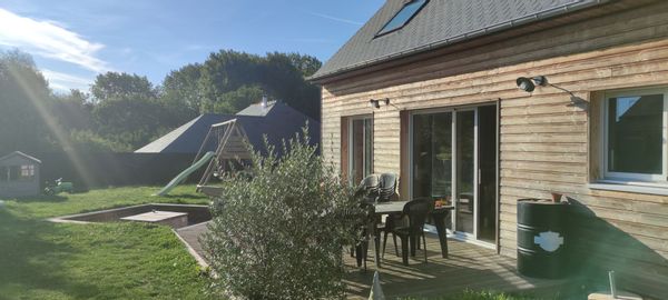 La maison bois de Gaëtan, Anne-Laure et leurs enfants