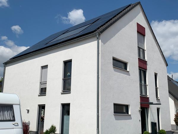 Votre base de vacances dans la banlieue de Cologne/Düsseldorf av sauna, pool, garage. GP adjustable