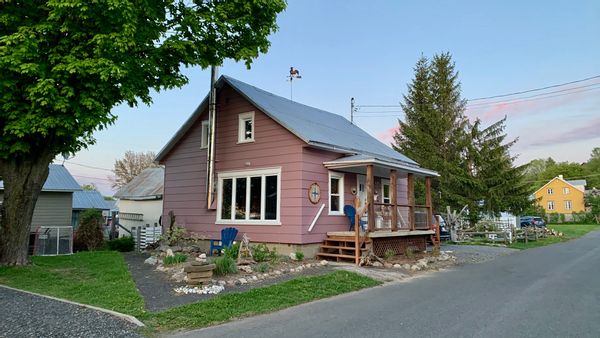 La Casita Rosa : au bord du Fleuve St-Laurent