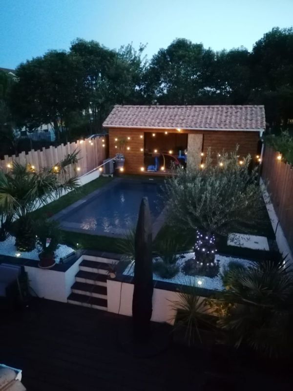 Aux portes de Bordeaux, maison familiale de 4 chambres avec piscine chauffée