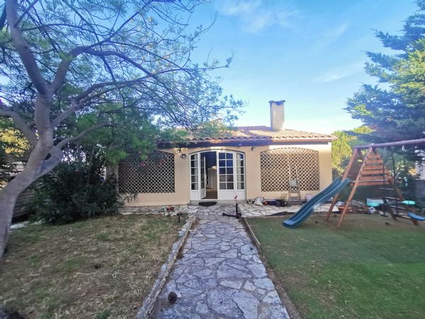 Bienvenue chez Olivier, Elodie, James et Ethan : grande maison familiale près de Sète.