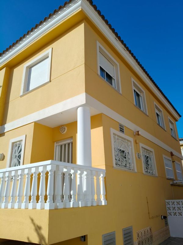 La maison de Yolanda, Rubén & Carolina