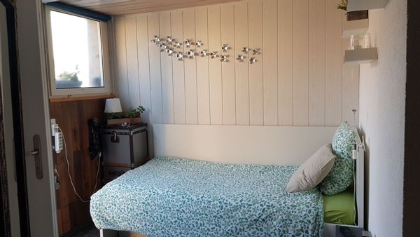 Petite chambre indépendante proche lausanne
