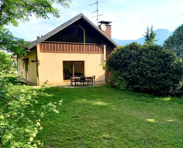 Maison familiale au vert à côté de Chambéry