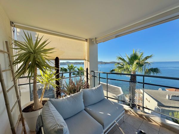 Vue mer à couper le souffle sur la Méditerranée, très bel appartement avec terrasse de 20 m2