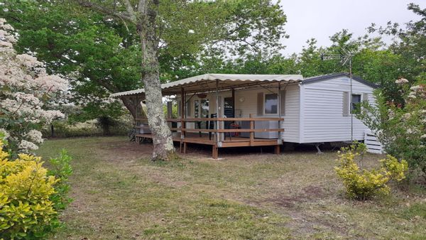 Mobil home dans un camping 2 etoiles