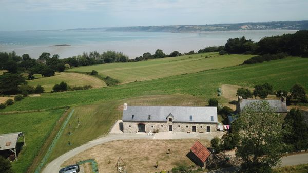 Vue magnifique sur la mer. (Proposez vos dates, on ne sait jamais!) Mini 5 nuits. Contre guestpoint