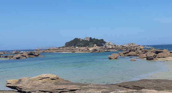 Près de la Côte de Granit Rose en Bretagne, la maison de Gaelle